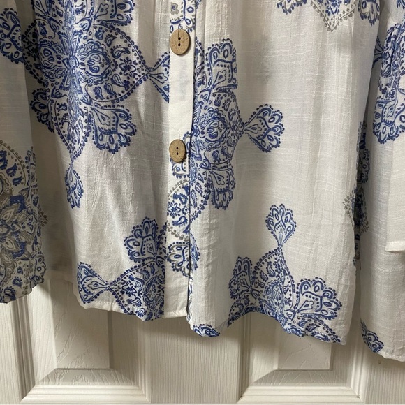 Unique Spectrum White & Blue Boho Floral Patterned Babydoll Blouse Size 3X NWT - Picture 4 of 13